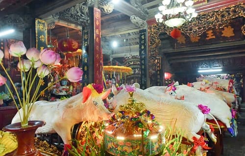 Độc đáo lễ hội rước ông Lợn bằng kiệu của người dân xã La Phù