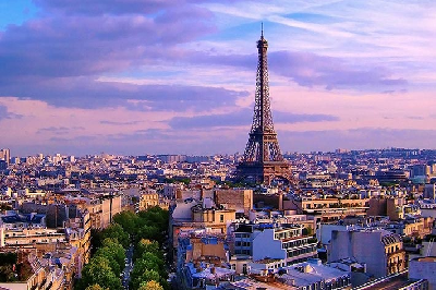 Lượng du khách tới Paris trong năm 2016 giảm mạnh