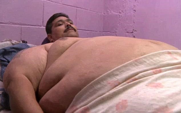 Sau cơn đau tim, người đàn ông béo nhất thế giới qua đời