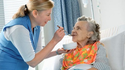 Bệnh nhân ung thư giai đoạn cuối điều trị ở nhà sống lâu hơn ở bệnh viện?