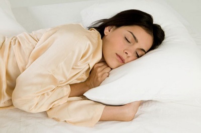 Lý giải những hành động lạ kỳ thường gặp khi ngủ