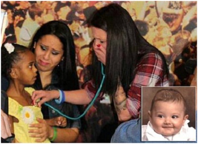 Người mẹ nghẹn ngào khi nghe lại nhịp tim con trai 7 tháng tuổi