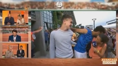 'Cưỡng hôn' nữ phóng viên: Tay vợt 21 tuổi bị cấm tham dự Roland Garros