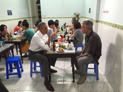 Báo chí quốc tế đưa tin về bữa tối 6 USD của ông Obama ở Hà Nội