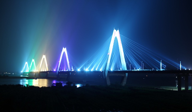 Cầu Nhật Tân thông xe vào ngày 4/1/2015