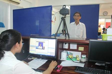 Hà Nội tiến hành cấp đổi giấy phép lái xe qua mạng từ tháng 4