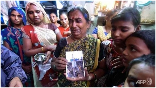Chấn động với thông tin gần 100 người thiệt mạng vì uống rượu rởm tại Ấn Độ