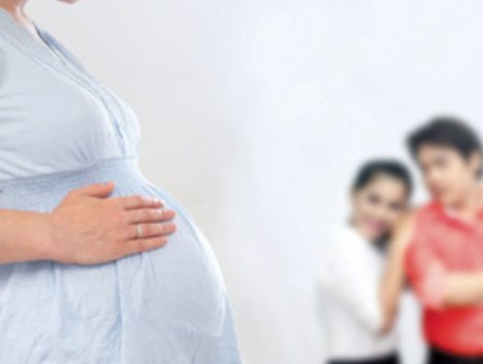 Việt Nam cho phép mang thai hộ từ năm 2015