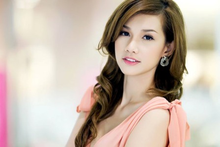 Hot girl Quỳnh Chi bất ngờ công bố ly hôn và đấu tranh giành quyền nuôi con