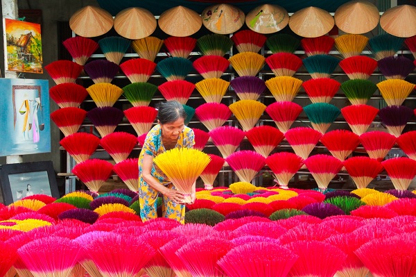 Ghé thăm làng hương Thủy Xuân: ngập tràn không gian đa sắc màu