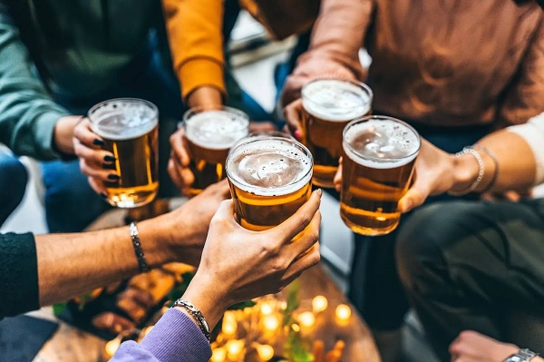 Cách uống rượu bia ngày Tết tránh ảnh hưởng sức khỏe, hệ tiêu hóa