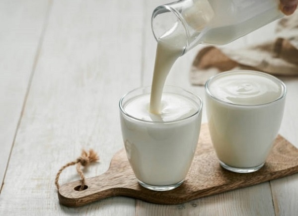 Khi bị đau dạ dày có nên uống sữa?