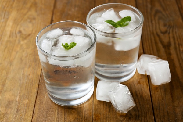 Thời điểm nào tuyệt đối không nên uống nước đá lạnh?