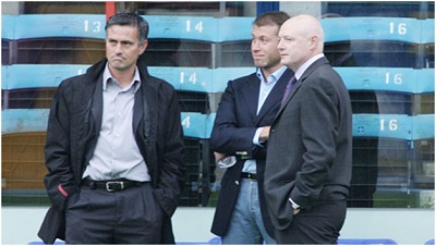 Chelsea họp bàn quyết định tương lai của HLV Mourinho