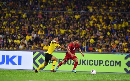 Tiền vệ Đỗ Hùng Dũng tiết lộ bí mật trong phòng thay đồ trước trận gặp Malaysia ở 'chảo lửa' Bukit Jalil