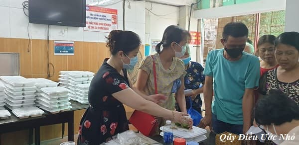 Bỡ ngỡ với các suất cơm bệnh lý trong chương trình Trao đi là còn mãi số 4