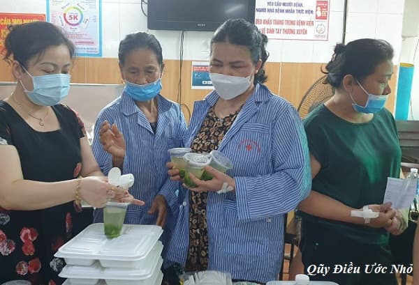 Bỡ ngỡ với các suất cơm bệnh lý trong chương trình Trao đi là còn mãi số 4