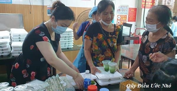 Bỡ ngỡ với các suất cơm bệnh lý trong chương trình Trao đi là còn mãi số 4