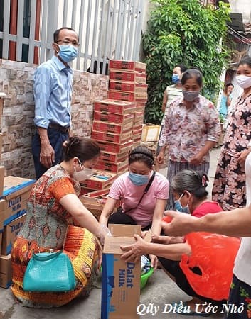 Chương trình Sẻ chia khó khăn, vượt qua dịch bệnh