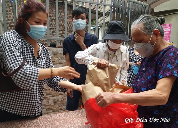 Chương trình Trao đi là còn mãi số 3: Cuộc hội ngộ sau đại dịch covid-19 tại xóm thận Lê Thanh Nghị