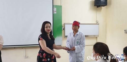 Khi thấy mình hạnh phúc xin hãy cho đi