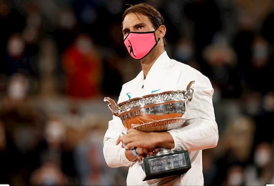 Rafael Nadal đánh bại Novak Djokovic: giành kỷ lục danh hiệu Grand Slam lần thứ 20 trong trận chung kết Pháp mở rộng 2020